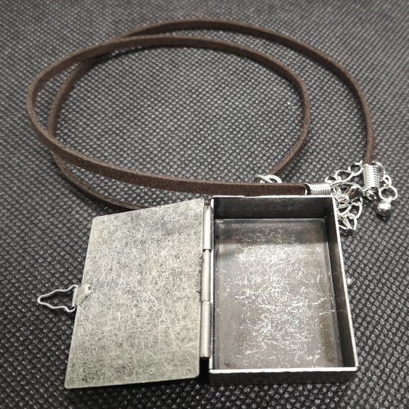 NEW - Amazing Found Objects Steampunk Unique Locket on Brown Suede 18" Necklace - Picture 3 of 6